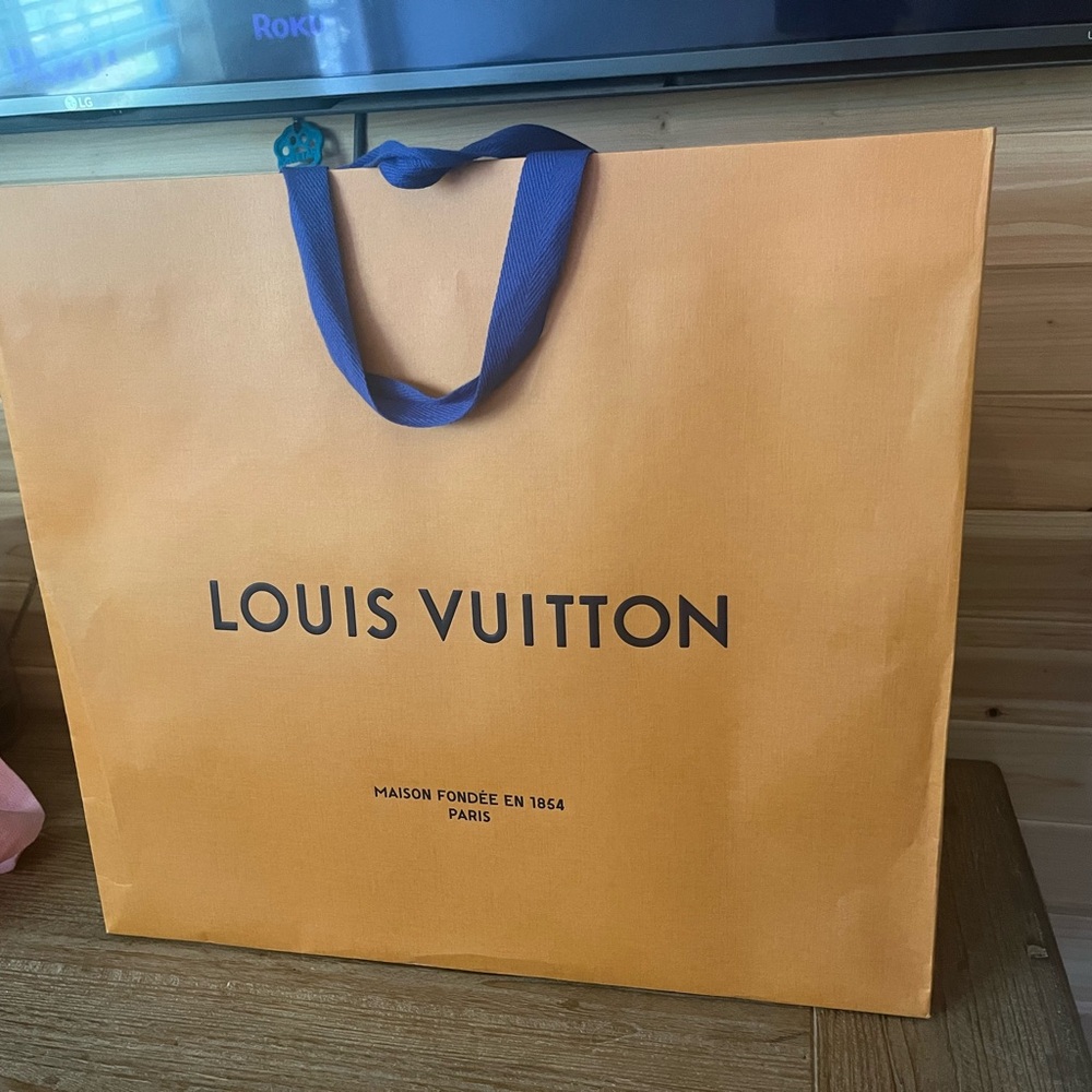 Pristine Condition All Black Authentic Louis Vuit… - image 6